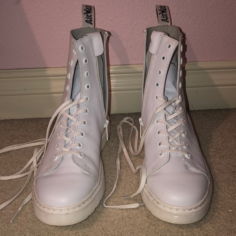 DR MARTINS WHITE